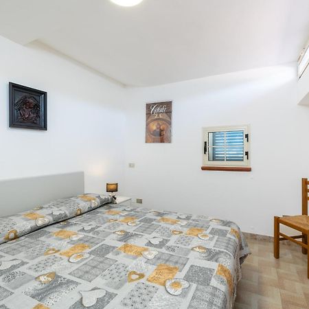 Sole Mare Deluxe Villa กัมโปเฟลิเช ดิ โรชเชลลา ภายนอก รูปภาพ